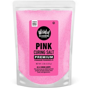 La Prague powder no 1. contient un colorant rosé afin de ne pas la confondre avec le sel ordinaire.